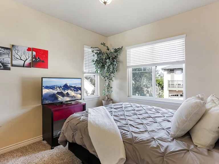3170 Levante St — Photo 20