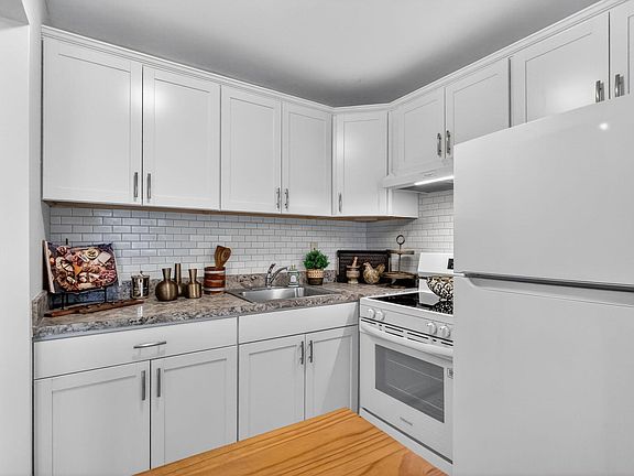5th image of 378 Sheffield P #P