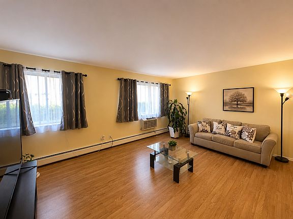 4th image of 4623 N Chester Ave Unit 110
