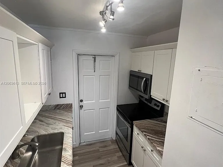 4517 NE 21st Ave #2 — Photo 4