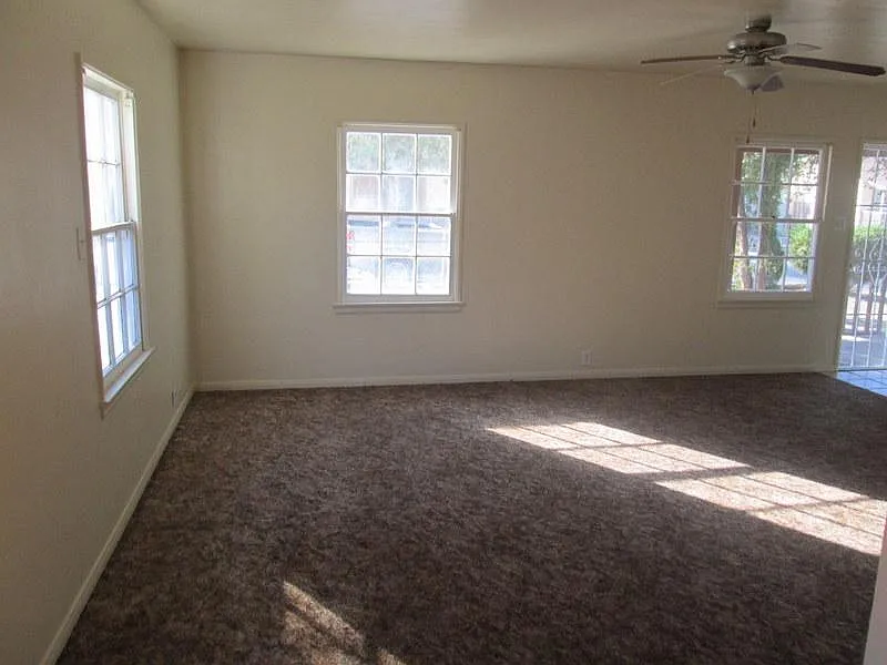 3 bed, 1109 sqft, $1,400 — Photo 3