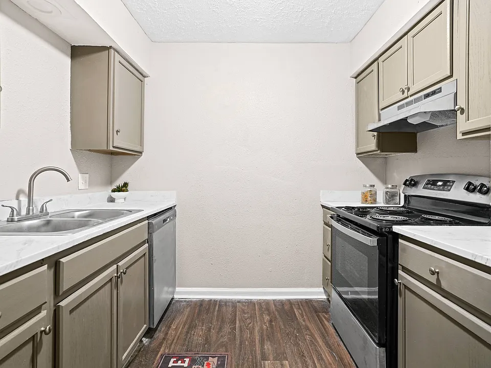 Diamond Trail Apartments