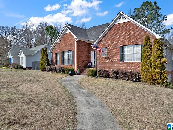 3rd image of 912 Spring Hollow Cir