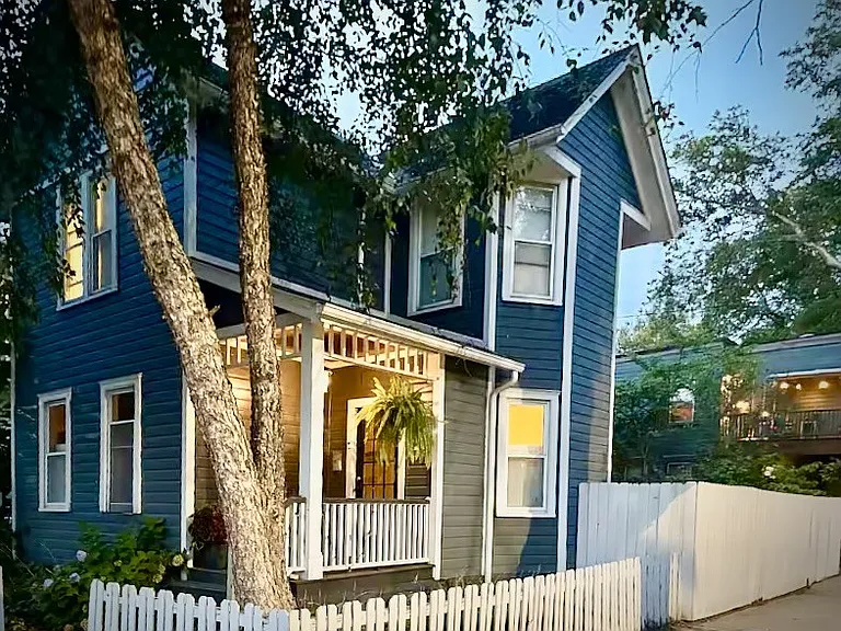 4105 Whitman Ave — Photo 1