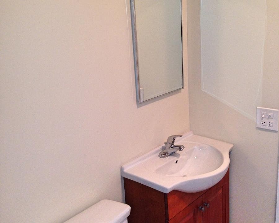 1st image of 7522 N Greenview Ave APT 401