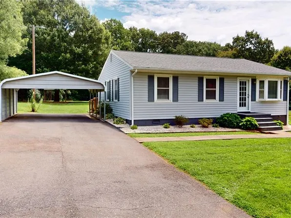 205 Fowler Cir, Dobson, NC 27017