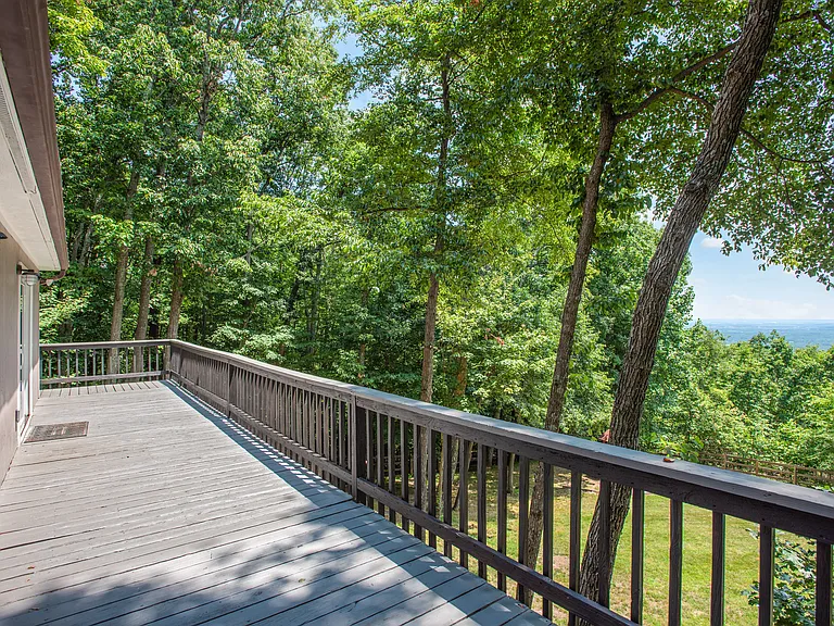1619 Summit Dr — Photo 14
