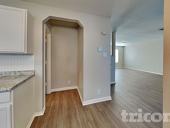 4th image of 219 Birchwood Bay