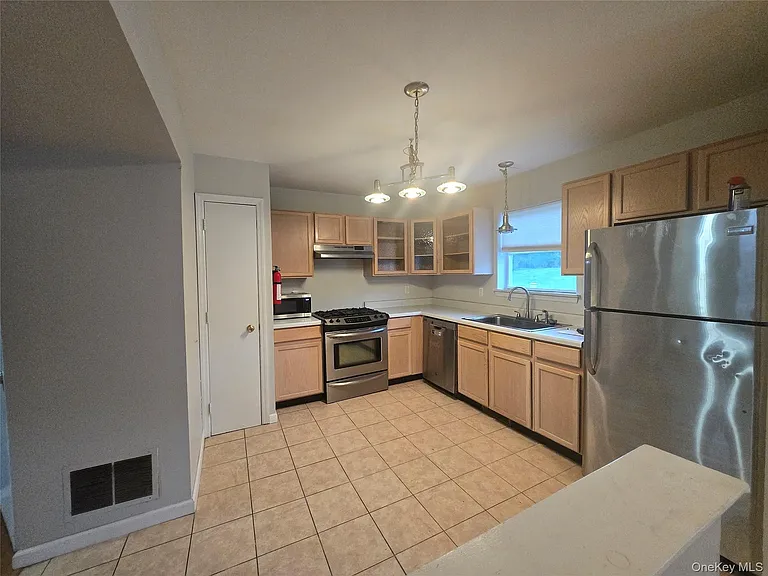 60 Evan Rd — Photo 8