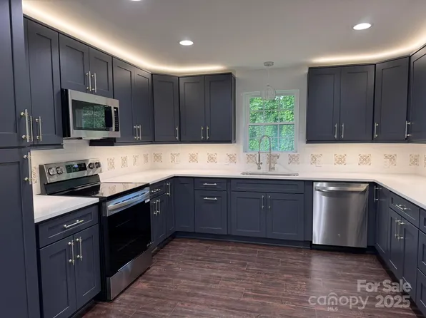 191 Harmony Grove Rd, Nebo, NC 28761