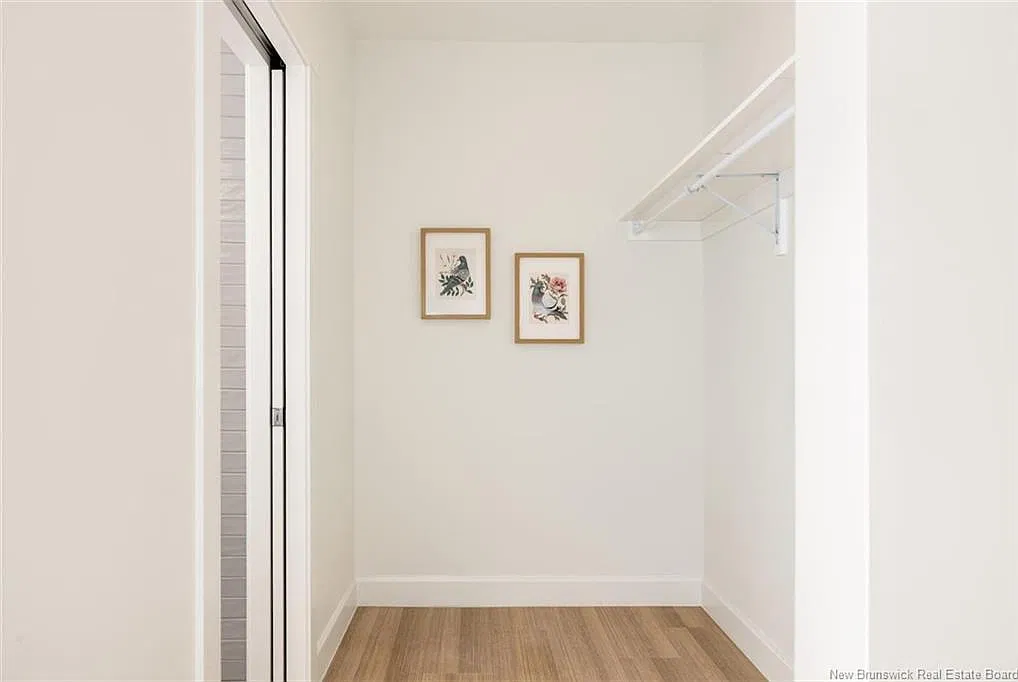 3 bed, 2.0 bath, 1428 sqft, $7,200 — Photo 4