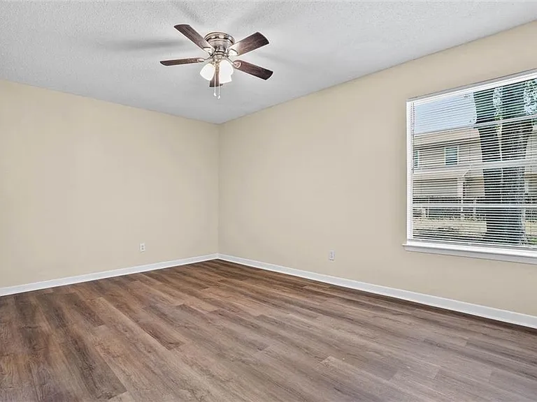5417 Quail Run E — Photo 17