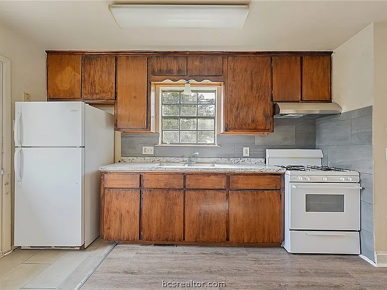 1807 S College Ave — Photo 4