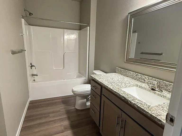 Kraewood Flats - Summer Rent Special through July 31 2026 — Photo 43