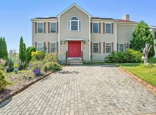 37 Mohave Rd, Worcester, MA 01606