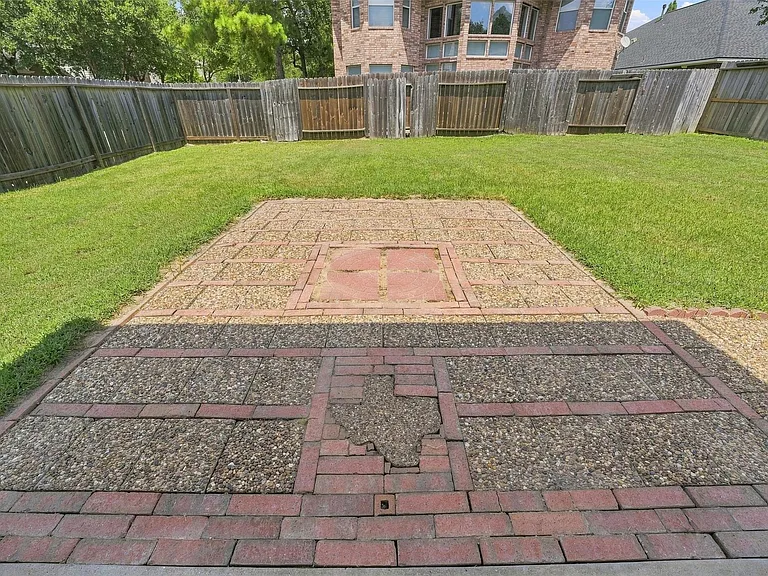 16726 Vivian Point Ln — Photo 41