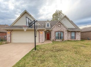 12156 N 107th Ct E, Collinsville, OK 74021