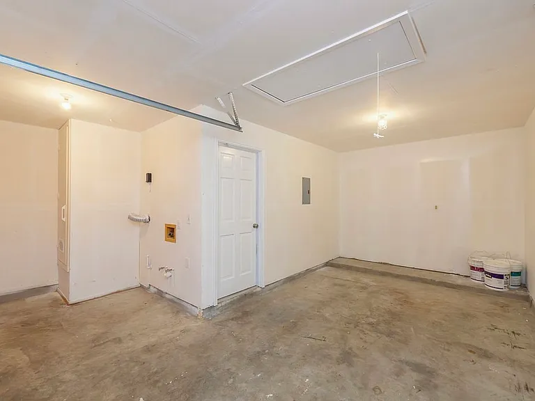 12917 Meehan Dr — Photo 32