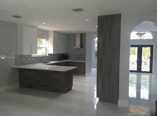 15876 SW 50th Ter, Miami, FL 33185