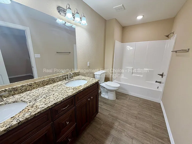 6605 Leightyn Ln — Photo 15