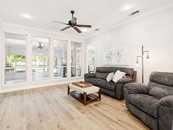 5th image of 112 Saint Andrews Cir