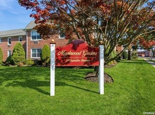 124 S Park Ave APT 3M, Rockville Centre, NY 11570