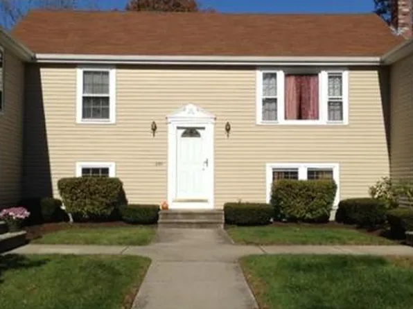 255 Cowell Rd, Wrentham, MA 02093