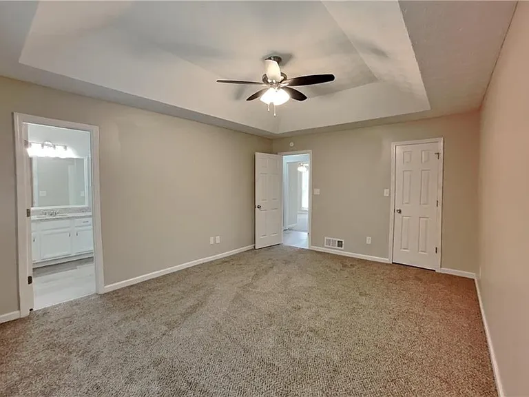 170 Sterling Dr — Photo 7