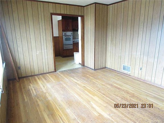 5th image of 263 Woodland Ave