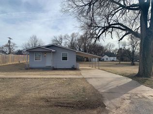 216 W 3rd St, Helena, OK 73741