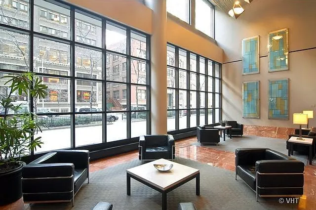 211 E Ohio St #1814 — Photo 1