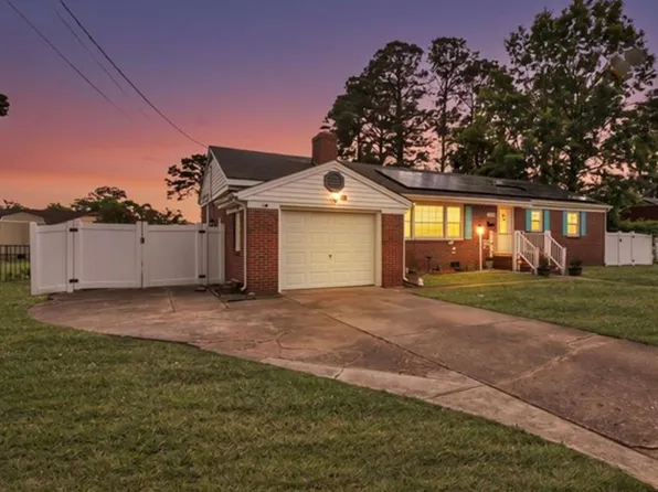 409 Shoreline Dr, Hampton, VA 23669