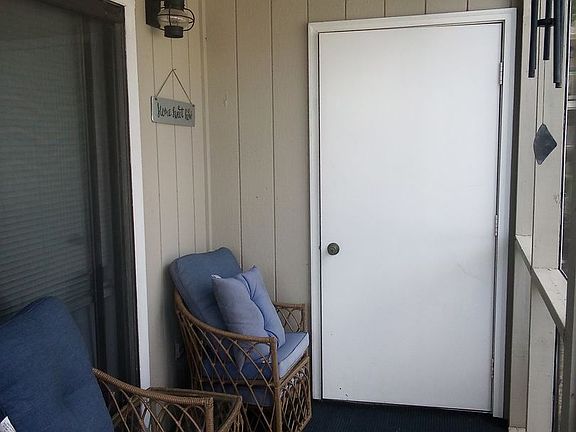 3rd image of 1870 Auburn Ln APT 20A