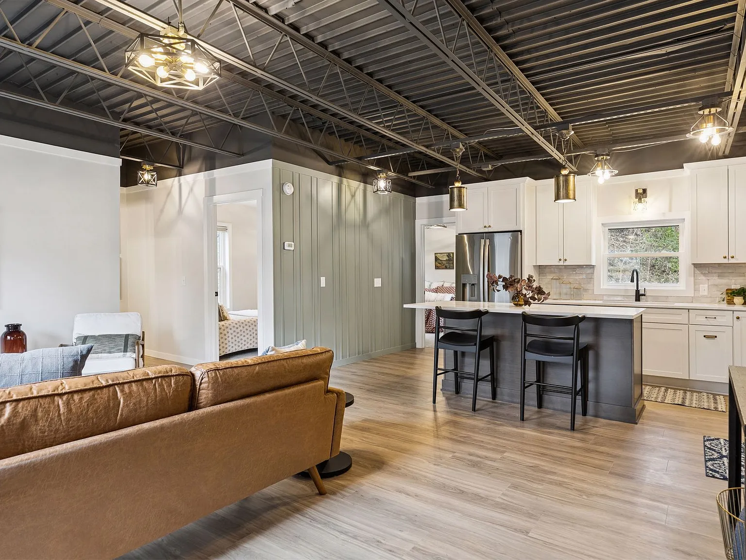116 W Olive St — Photo 2