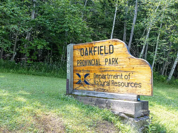 6 Oakfield Park Rd, Halifax, NS B2T 1B3