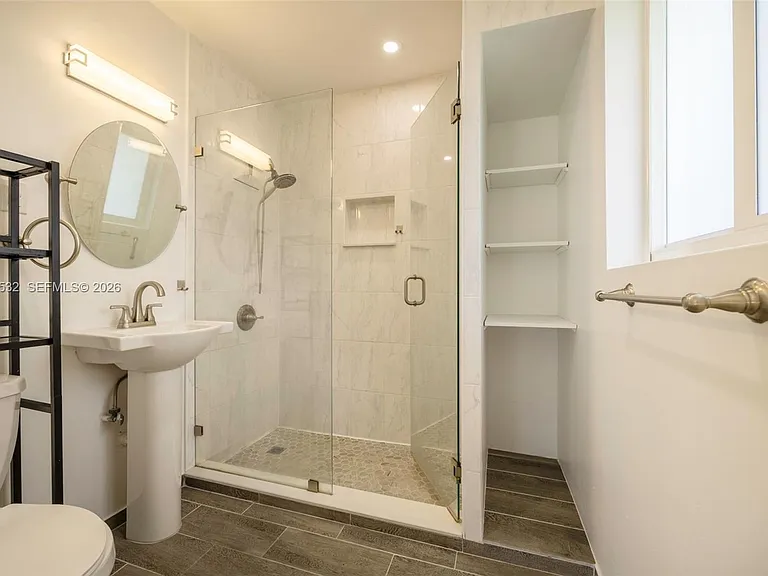 7840 SW 71st Ave — Photo 5