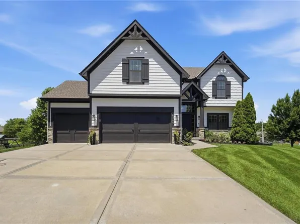 10365 N Skiles Ct, Kansas City, MO 64157
