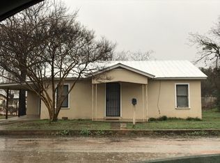 103 E Lampasas St, Llano, TX 78643