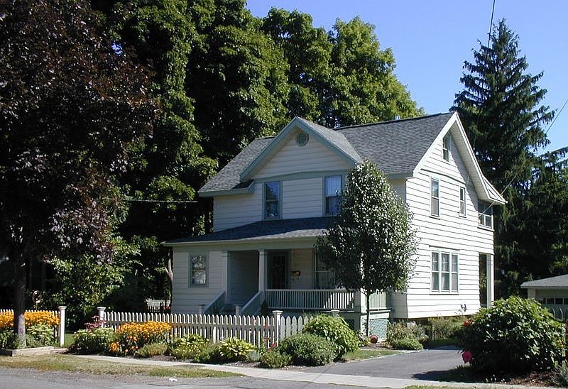 1st image of 305 S Manlius St