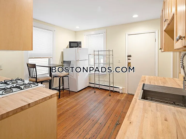 64 Pleasant St #1 — Photo 3