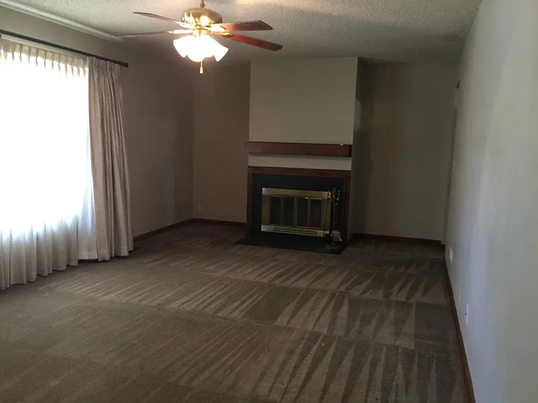 4316 Belridge Dr — Photo 10