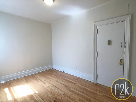 Rented by Realty 2000 Corp | media 6