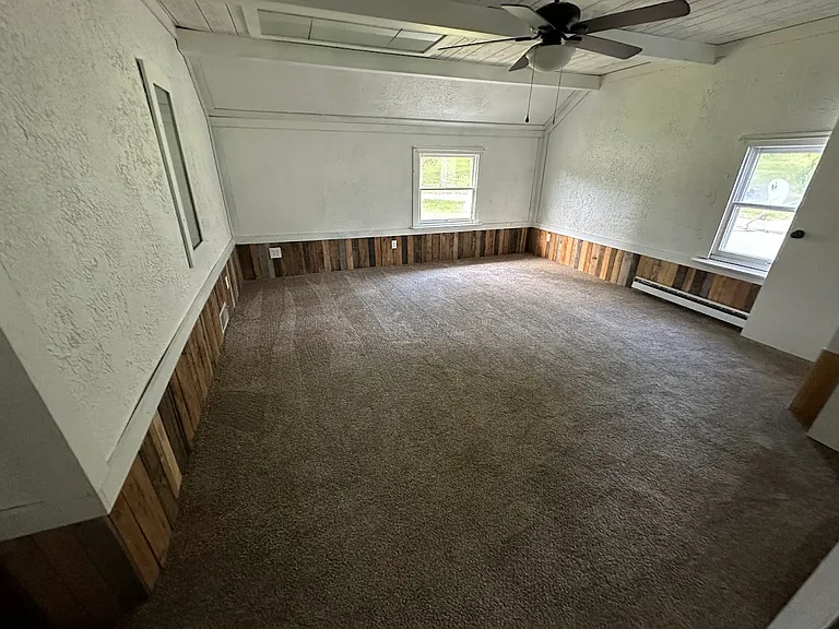 Bedroom, alternate view