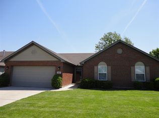 135 Hampton Pl, Troy, OH 45373