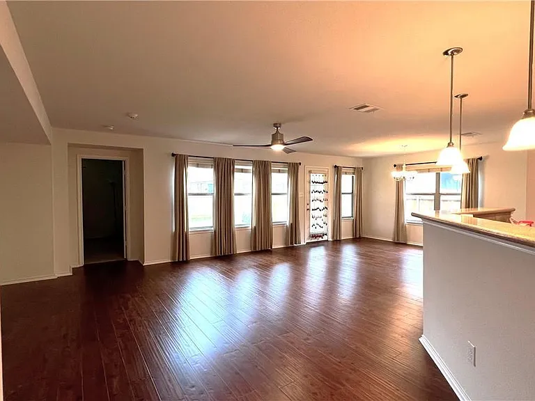 813 Oatmeal Dr — Photo 3