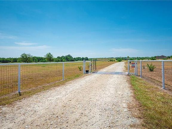 3rd image of 2190 County Road 105