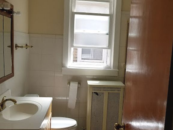 4th image of 5644 N Talman Ave #2