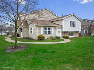 1588 Timber Trl #23-A, Wheaton, IL 60189