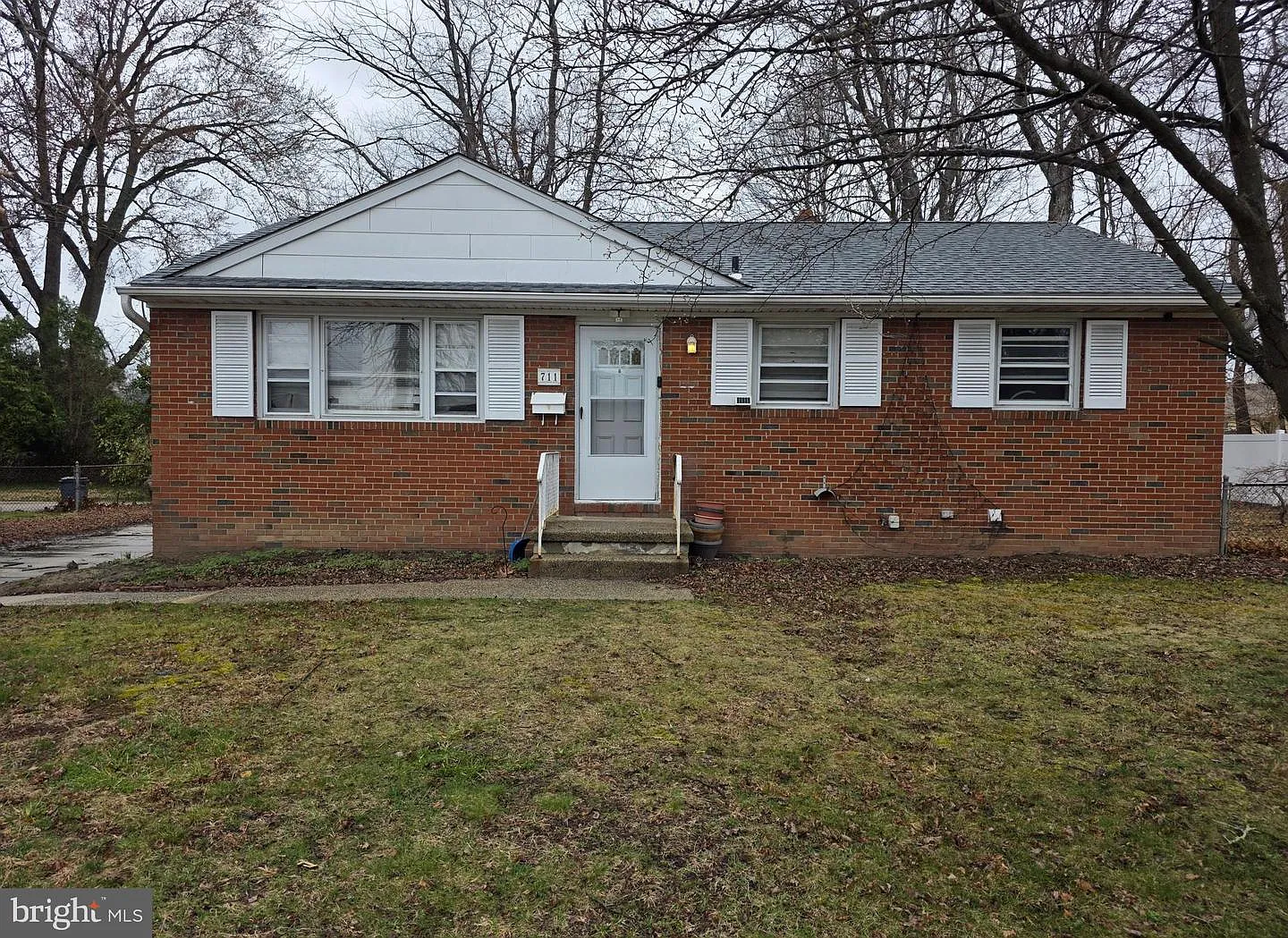 711 W Madison Ave photo 1