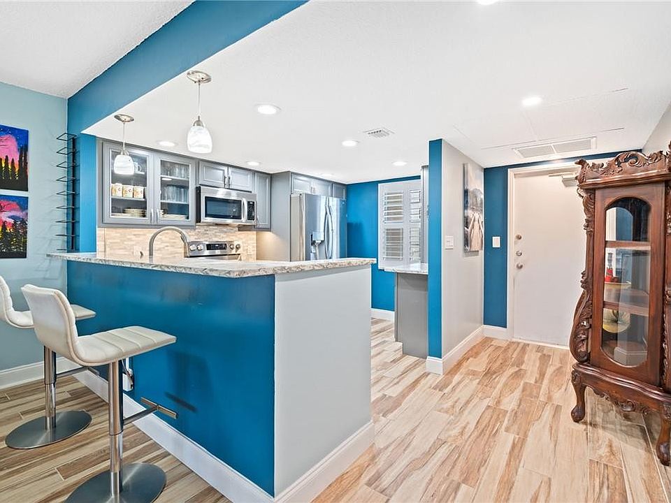 1st image of 575 Oaks Lane #406